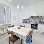 Casa Viberti, Dimora Storica Con Vista Mozzafiato Sulle Langhe *