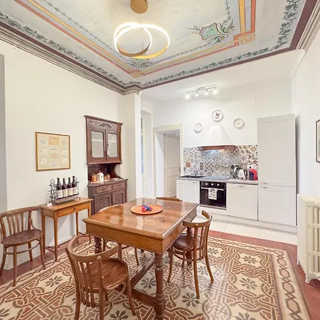 Casa Viberti, Dimora Storica Con Vista Mozzafiato Sulle Langhe