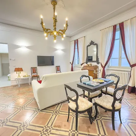 Casa Viberti, Dimora Storica Con Vista Mozzafiato Sulle Langhe