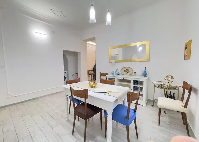 Feriehus Casa Viberti, Dimora Storica Con Vista Mozzafiato Sulle Langhe
