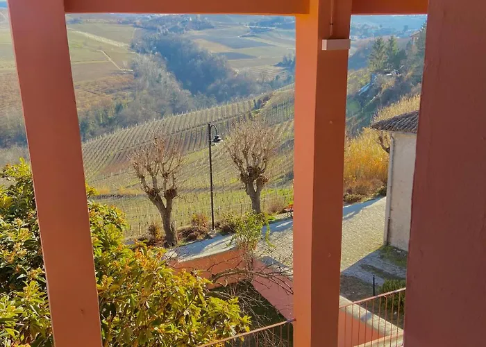 Feriehus Casa Viberti, Dimora Storica Con Vista Mozzafiato Sulle Langhe Serralunga d'Alba
