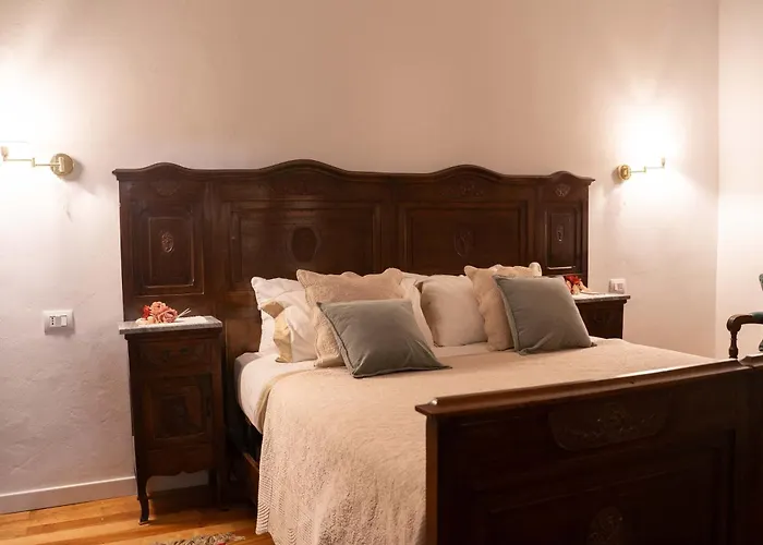 Feriehus Casa Viberti, Dimora Storica Con Vista Mozzafiato Sulle Langhe