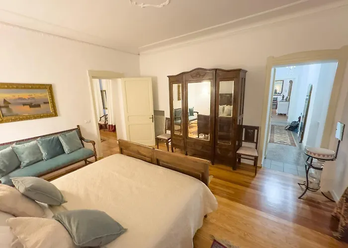 Feriehus Casa Viberti, Dimora Storica Con Vista Mozzafiato Sulle Langhe *