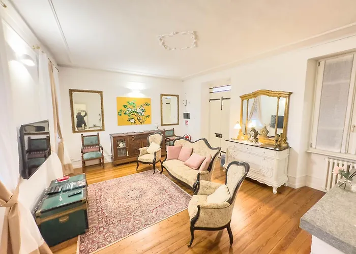 Casa Viberti, Dimora Storica Con Vista Mozzafiato Sulle Langhe Serralunga d'Alba