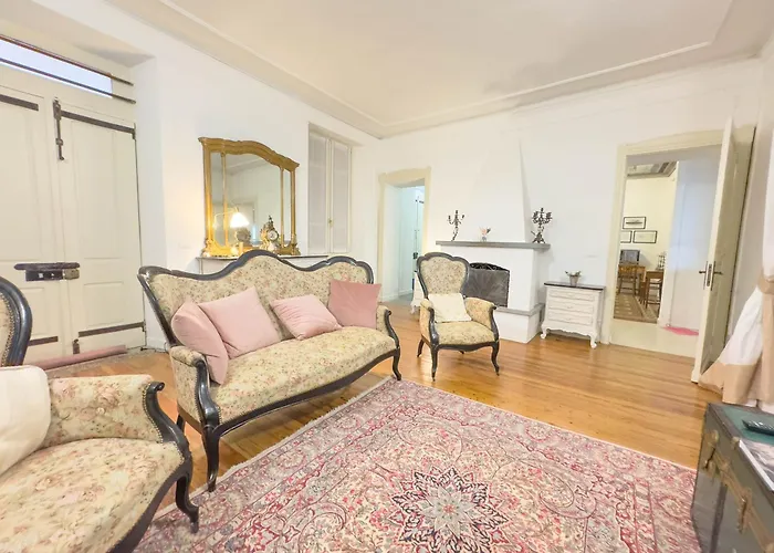Casa Viberti, Dimora Storica Con Vista Mozzafiato Sulle Langhe Serralunga d'Alba