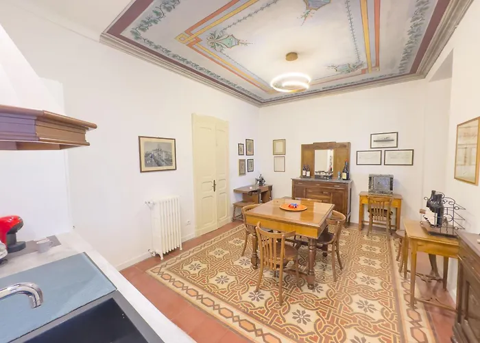 Feriehus Casa Viberti, Dimora Storica Con Vista Mozzafiato Sulle Langhe Serralunga d'Alba