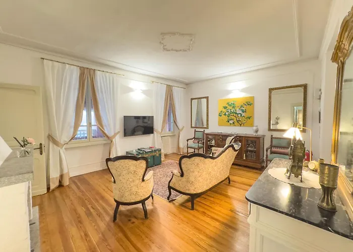 Feriehus Casa Viberti, Dimora Storica Con Vista Mozzafiato Sulle Langhe Serralunga d'Alba