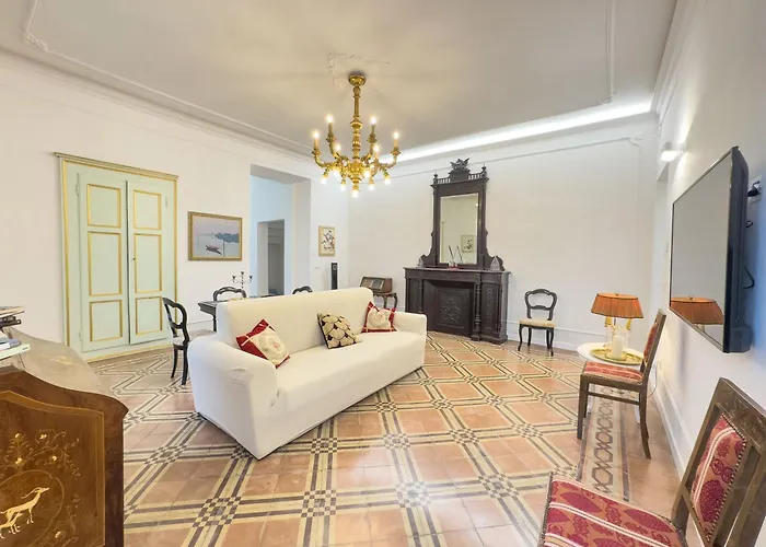 Casa Viberti, Dimora Storica Con Vista Mozzafiato Sulle Langhe *