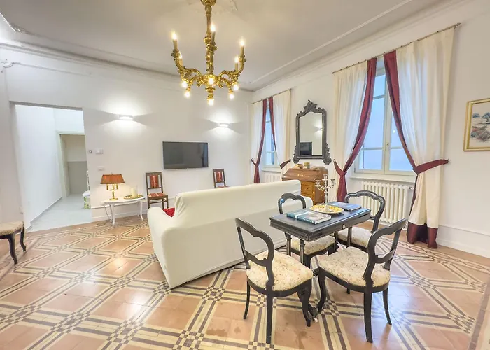 Casa Viberti, Dimora Storica Con Vista Mozzafiato Sulle Langhe