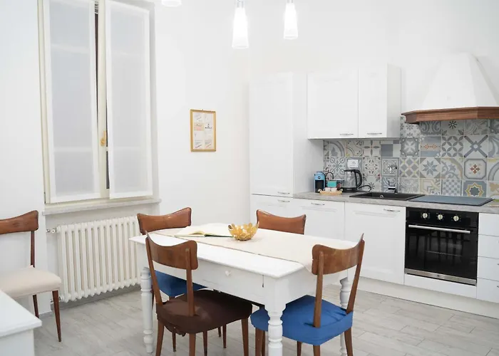 Casa Viberti, Dimora Storica Con Vista Mozzafiato Sulle Langhe Feriehus